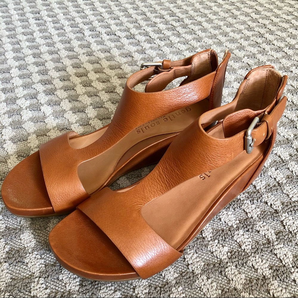 Gentle Souls Gisele Leather Wedge Sandals, Sz 8